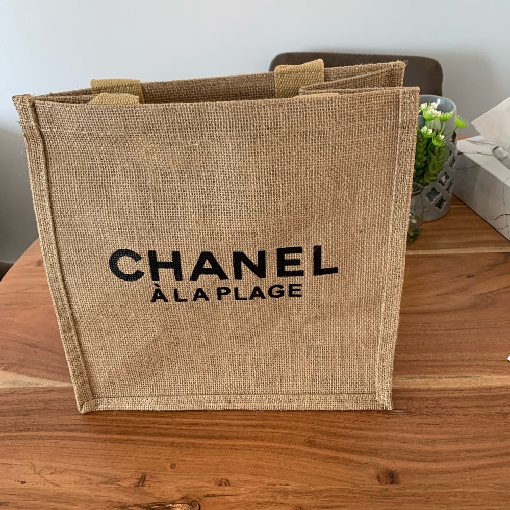 CHANEL Beige Jute Tote with Black Logo
